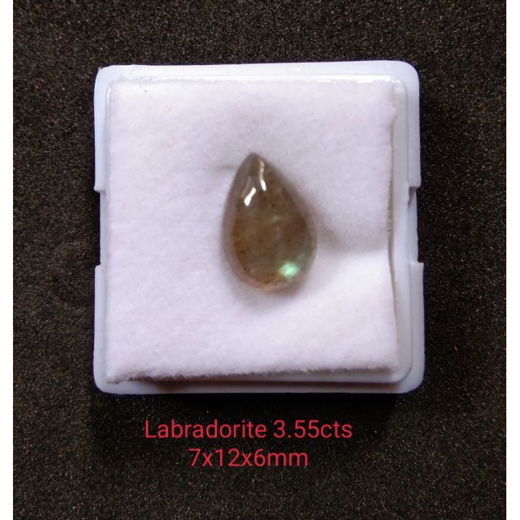 Natural Labradorite 3.55cts.