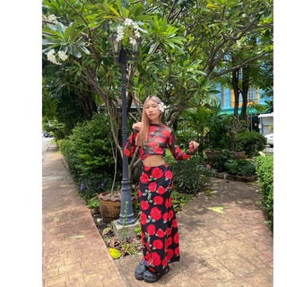 BLACKDOG BKK -Red roses maxi skirt -กระโปรงยาวกุหลาบแดงเอวยางยืด