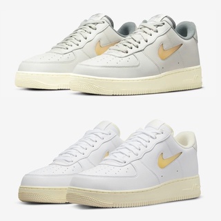 Nike Collection ไนกี้ รองเท้าผ้าใบ รองเท้าแฟชั่น รองเท้าลำลอง Air Force 1 07 LX DC8894-100 / DC8894-001 (4500)