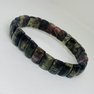 กำไลหินทัวร์มาลีนแท้ เขียวอมชมพู เหลือบรุ้ง นานๆ จะเจอสักเส้น, Green &amp; Pink Tourmaline Bracelet (Chrome Tourmaline)