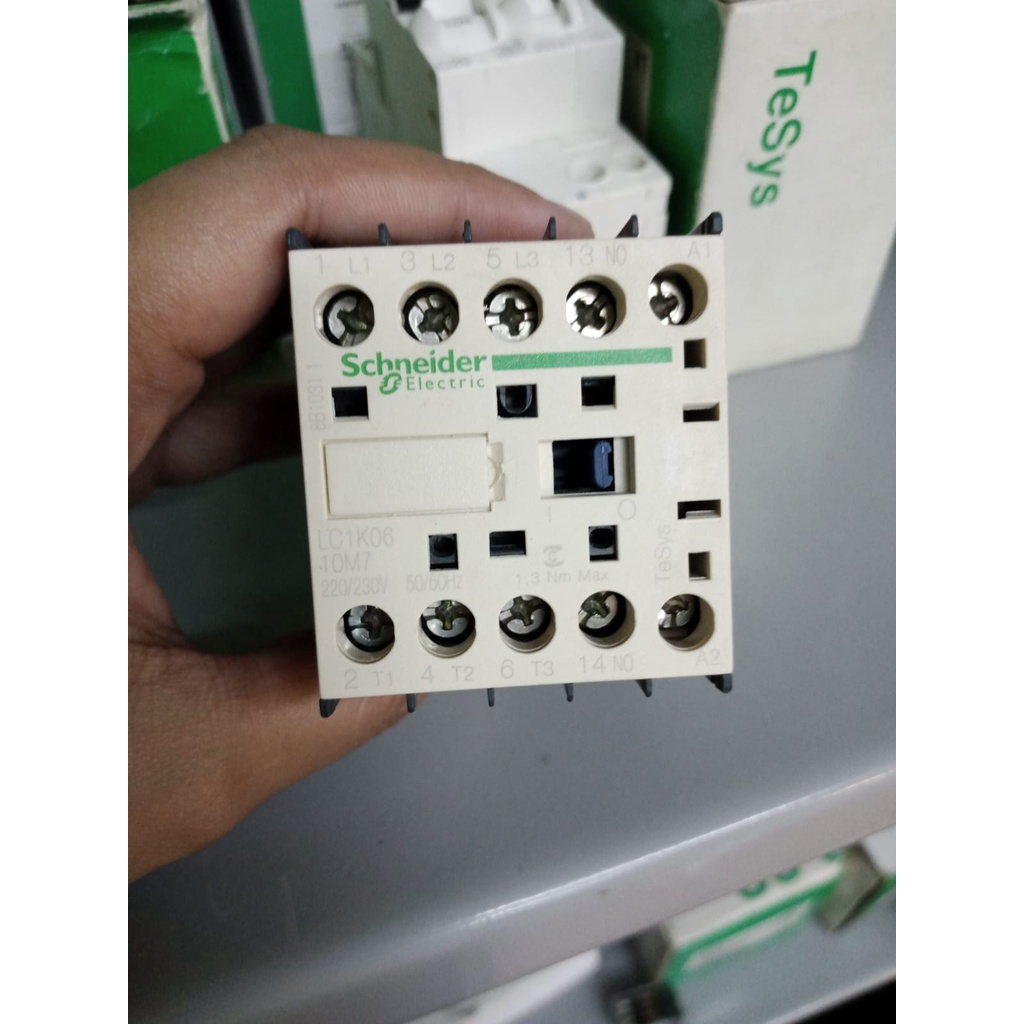 Mini Contactor 20A LC1K0610M7 / Mini Contactor LC1K06 - 220VAC