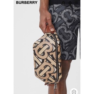 Burberry Monogram Print -E