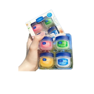 Vaseline Lip Balm [1 กล่อง/4ชิ้น] ลิปมาส์กบํารุงริมฝีปากให้ความชุ่มชื้น ขนาดเล็ก ไร้กลิ่น ไม่มีสี 7 กรัม วาสลีน 349