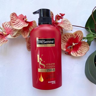 450 ml. ผลิต 01/23 แชมพู เทรซาเม่ เคราติน สมูท เคเอส Tresemme KS Keratin Smooth 5 in 1 Shampoo ลดปัญหาผมชี้ฟู สีแดง