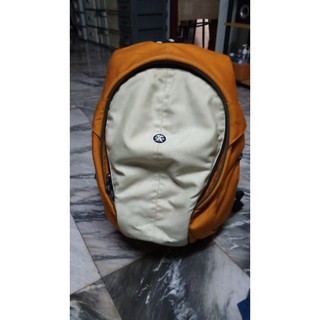 เป้ Crumpler Belly L สีส้ม สภาพดี พร้อม Laptop Sleeve สีเทา