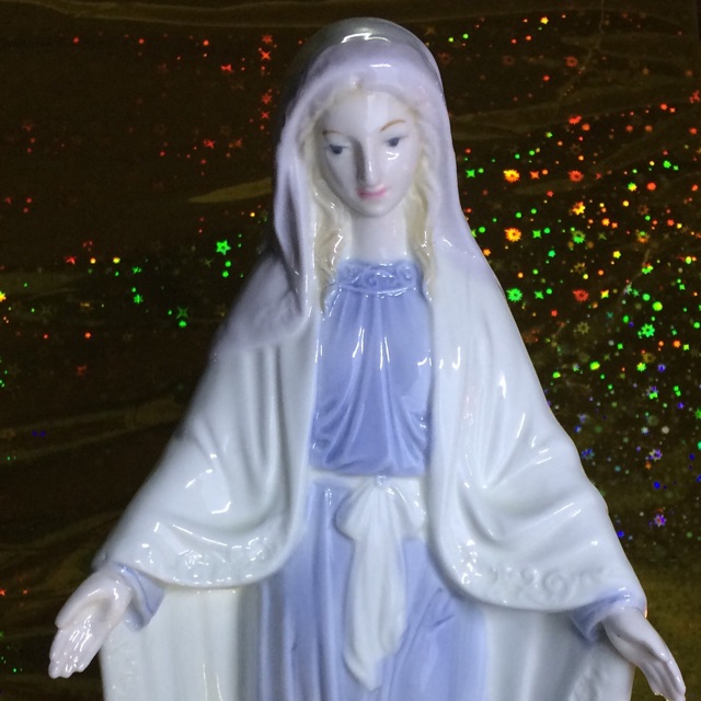 Porcelain Dolls รูปพระแม่มารี