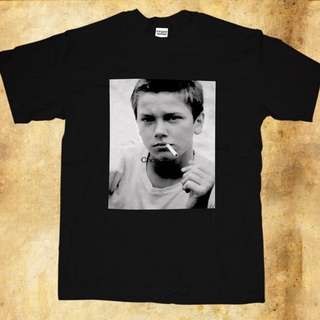 ROUNDคอลูกเรือNeckใหม่ เสื้อยืด พิมพ์ลายภาพยนตร์ By Me Chris River Phoenix สไตล์เรโทร คลาสสิก Ohhmjb60Akenjj36-4XL