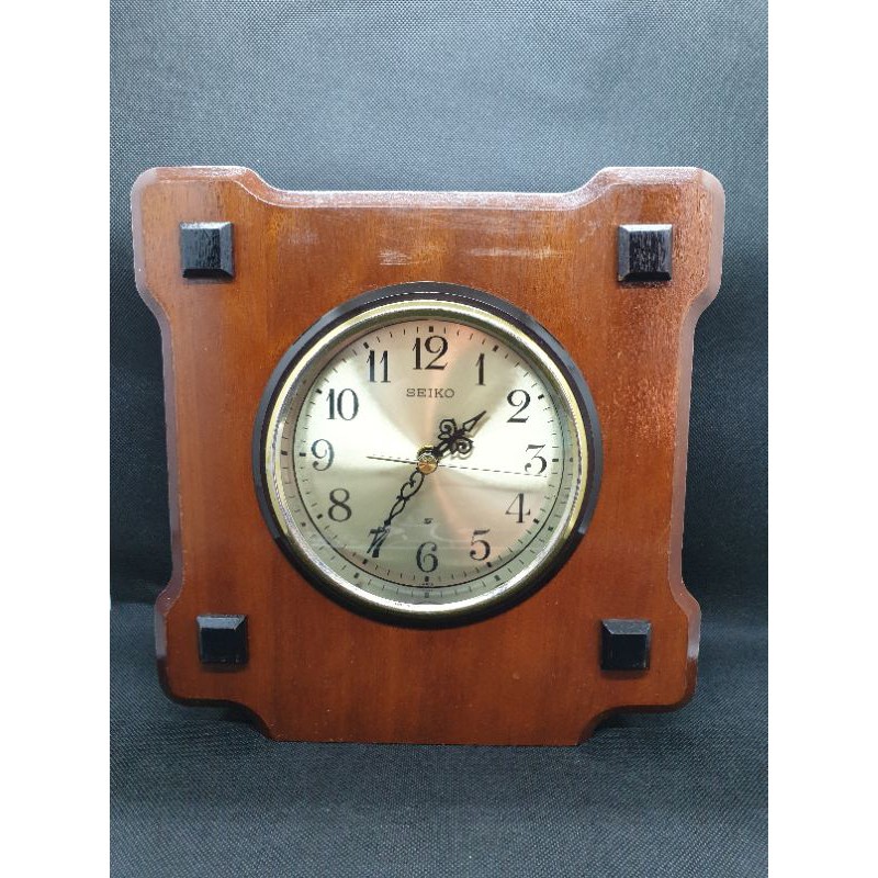 นาฬิกา นาฬิกาไม้ตั้งโต๊ะ SEIKO Vintage Style.  ระบบ Quartz, ยี่ห้อ SEIKO แท้ Made in Japan, Model 66701 TCZA