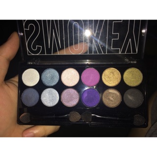 Eyeshadows city color smokey palette