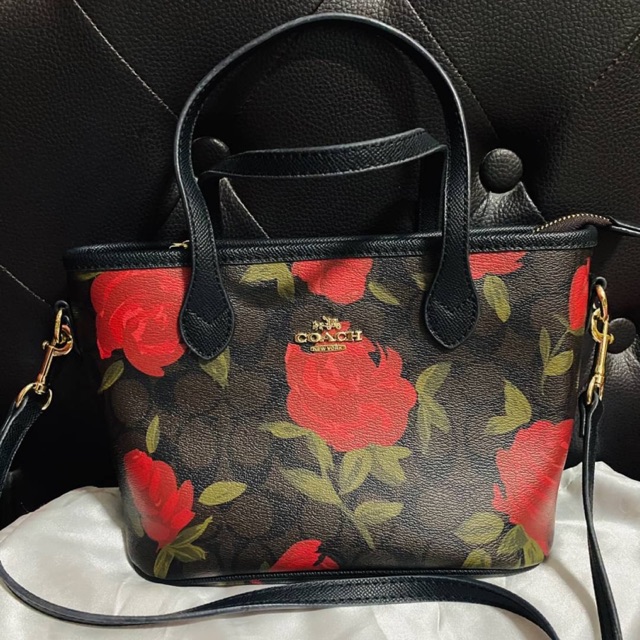 กระเป๋า COACH Tote สีน้ำตาลเข้ม C ลายดอกกุหลาบแดง ขนาด 10 นิ้ว