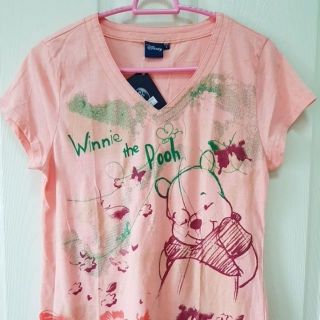 ของใหม่ เสื้อยืดคอวี Disney ลาย pooh