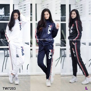 Set sport wear  ชนช๊อปเลยจ้า เสื้อแจ็คเก็ตตีแถบที่แขน ซิปหน้า กับกางเกงขายาวตีแถบ2เส้น ผ้าวอม สาวๆแนวสตรีท สปอร์ตๆ