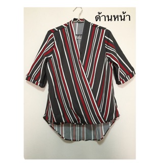 เสื้อคอวี ลายตรง