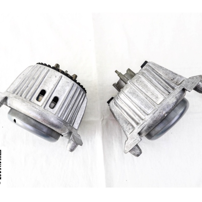 ยางแท่นเครื่อง Mercedes Benz Mercedes Benz W212 E200CDI/E250CDI L-R เบอร์แท้ ซ้าย: 2122404117 เบอร์แ