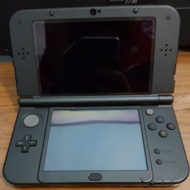 New 3DS XL มือสอง สีเทา สภาพ 80% เล่นแท้ รวมส่ง