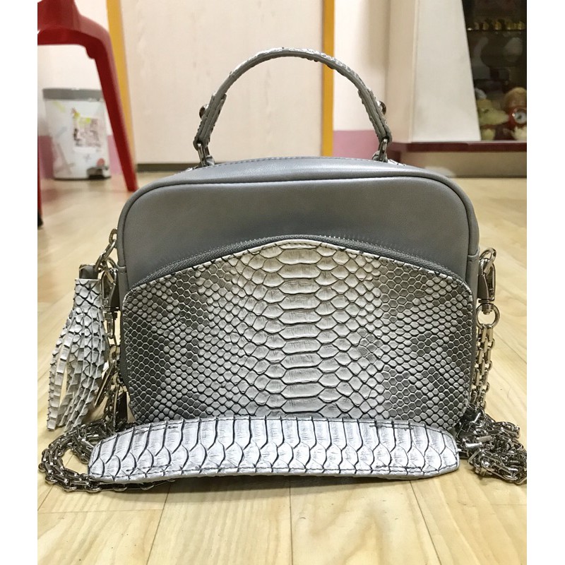 Tallulah Riley Bag กระเป๋าสะพายผู้หญิง (สีเทา)