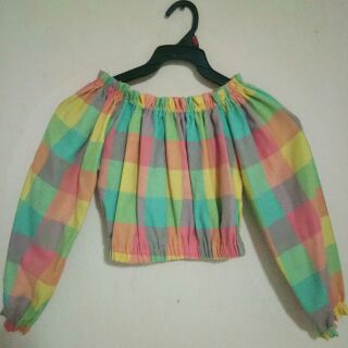 เสื้อครอปแขนยาวสีพาลเทล