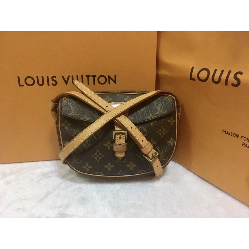 lV Jeune fille pm แท้100%