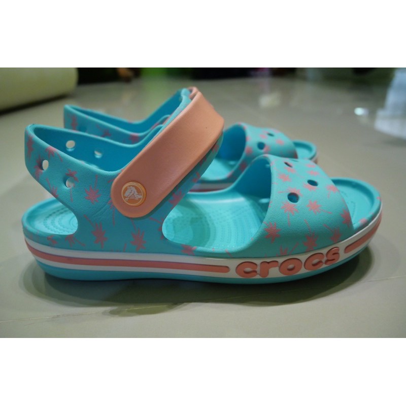 รองเท้า crocs แท้100%