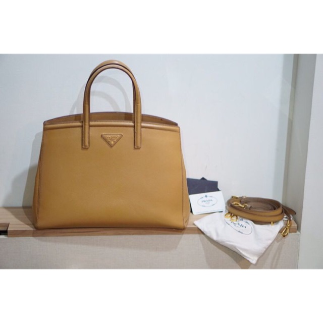 Prada saffiano แท้!!