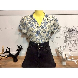 เสื้อวินเทจลายดอกขาว งานดี แม่ค้าการันตี