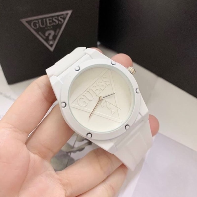 นาฬิกา guess