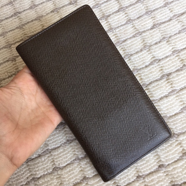 louis vuitton taiga long wallet