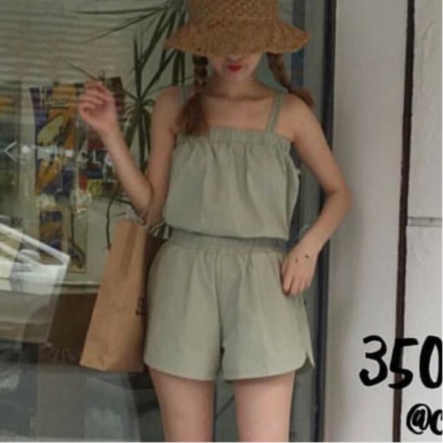 เสื้อเกาะอก สายเดี่ยวคู่ จากร้าน Cintageshop