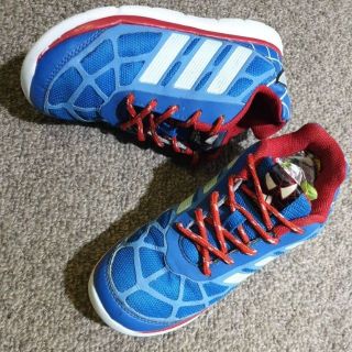 รองเท้าเด็กมือสอง adidas size 20 cm.