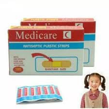 พลาสเตอร์ยา ปิดแผล Medicare Strips จำนวน 100 แผ่น มีตัวยา Acrinol กันน้ำกันฝุ่นละออง ระบายอากาศได้ดี