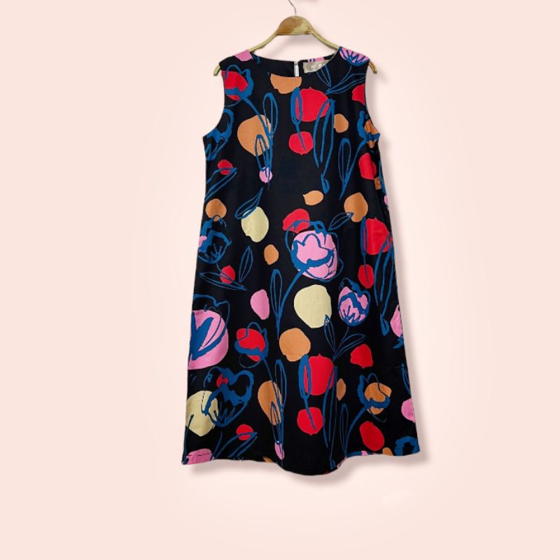 Color dotเดรส​คอกลม​แขน​กุด​