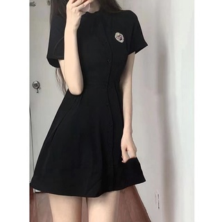 🌸Allure dress💖ฤดูร้อนใหม่ฝรั่งเศสย้อนยุควิทยาลัยสไตล์เฮปเบิร์นชุดนางฟ้าเอวเล็กสลิมเดรสสีดำ