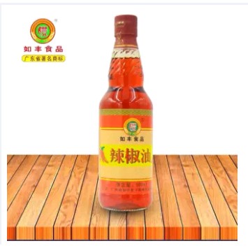 B15 น้ำมันพริกเผาจีน (辣椒油）ใช้สำหรับปรุงอาหารได้หลากหลาย เพื่อให้อาหารมีกลิ่นหอม อร่อยกลมกล่อม ขนาด 500 ml