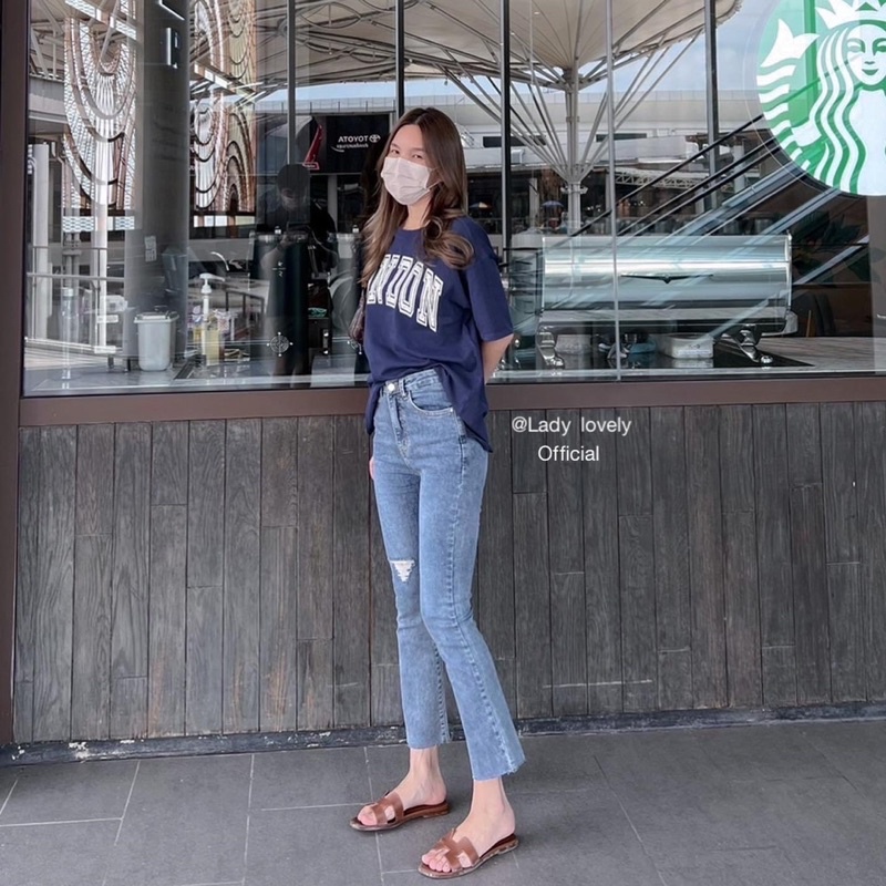 ม้าน้อยยีนส์New in งานเข้าใหม่ ม้าน้อย 1111-5 ดีเทลแต่งขาด งานดีมาก ป้ายxoxo #งานนำเข้า #งานแท้100000%