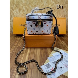 กระเป๋าสะพายข้าง Louis Vuitton พร้อมกล่อง