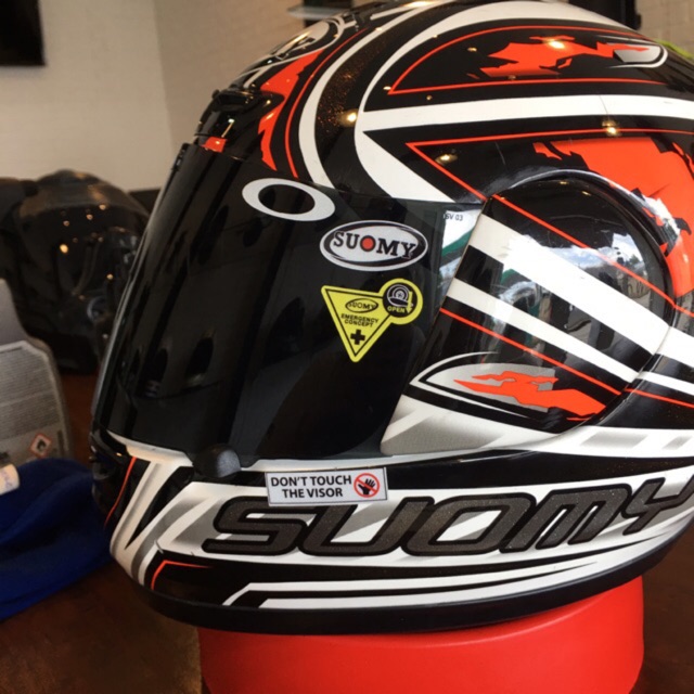 สติ๊กเกอร์ติดชิลด์หมวกกันน็อค SUOMY