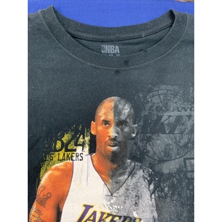 เสื้อยืดคอกลม สีดำ โคบี้ ไบรอันท์ Kobe Bryant #24(ตรงคอเขียน NBA)(ผ้าคอตตอน100% รุ่นหายาก (ของแท้100%) Size XL (ใส่สบาย)