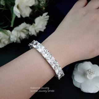 Diamond Bangle กำไลเพชร CZ แท้  ดีไซน์โมเดิร์น งานเพชรรอบวงอย่างดีค่ะงานฝังเป๊ะมากกกกกกก  งานฝังเพชร