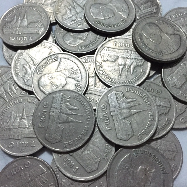 เหรียญ 1 บาท พ.ศ. 2525