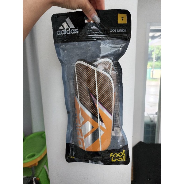 สนับเข่าเตะบอลAdidas Ace Junior