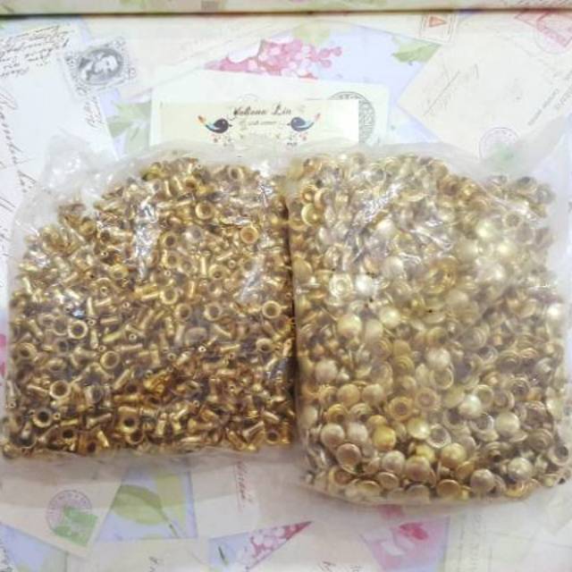 FLAT RIVET NAILS 8MM X 7MM GOLD SINGLE