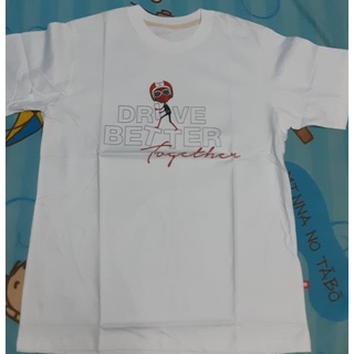 เสื้อยืด เสื้อ Screen โลโก้ TOYOTA Drive better together  สีขาว เสื้อแฟชั่นผู้ชายผู้หญิง