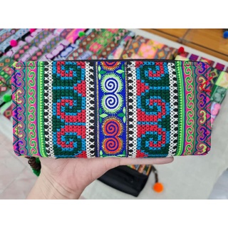 กระเป๋าสตางค์ใบยาว ผ้าปักลายชาวเขา สีใสสดใส