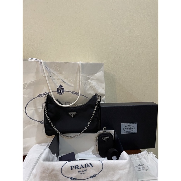 Prada re edition 2005 Y.21 like new