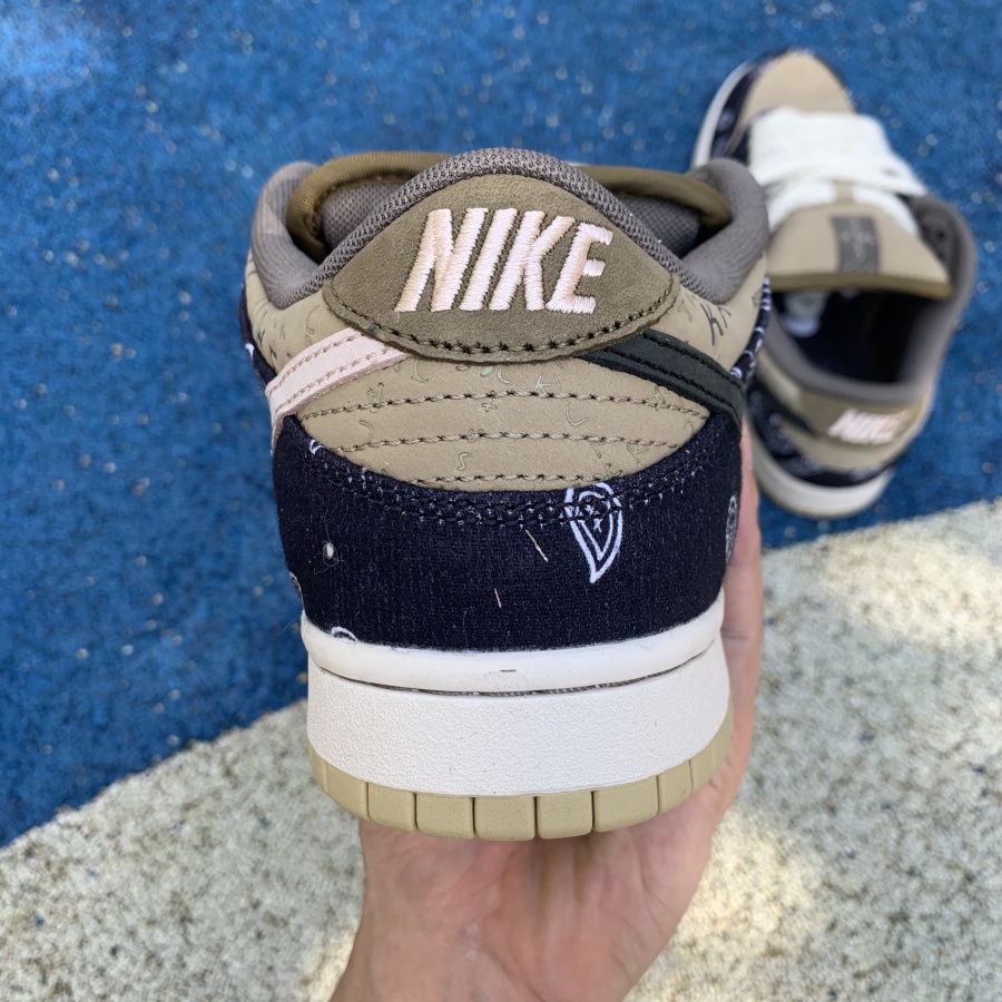 sb dunk low prm qs x travis scott