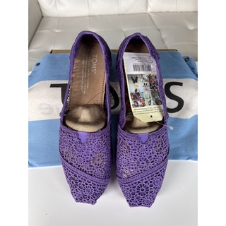 รองเท้า TOMS Crochet Shoes Purple แท้ 100 % พร้อมถุงผ้า