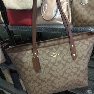 New coach Tote 16"มีซิปค่ะ สีน้ำตาลอ่อน