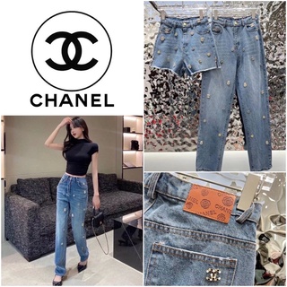 กางเกงยีนส์ CHANEL NO.5 EMBROIDERED CRYSTAL DENIM PANTS