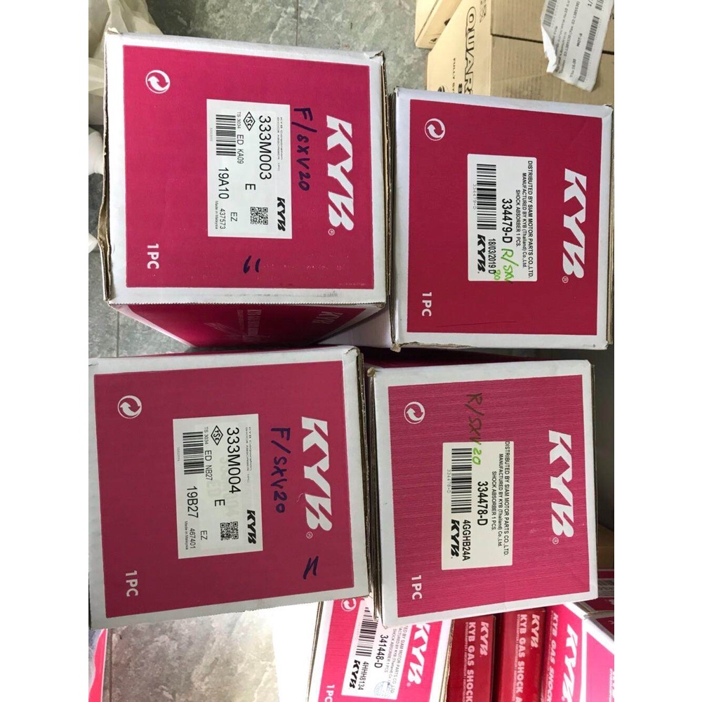 🔥ลดเพิ่ม 25 บาทใส่โค้ด WEE752XS🔥 KYB โช้คอัพ Camry SXV20 [ ปี 1998-2002 ] 1 ชุด 4 ต้น [ไฟท้ายบรรทัด]