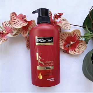 450 ml. ผลิต 01/23 แชมพู เทรซาเม่ เคราติน สมูท เคเอส Tresemme KS Keratin Smooth 5 in 1 Shampoo สีแดง